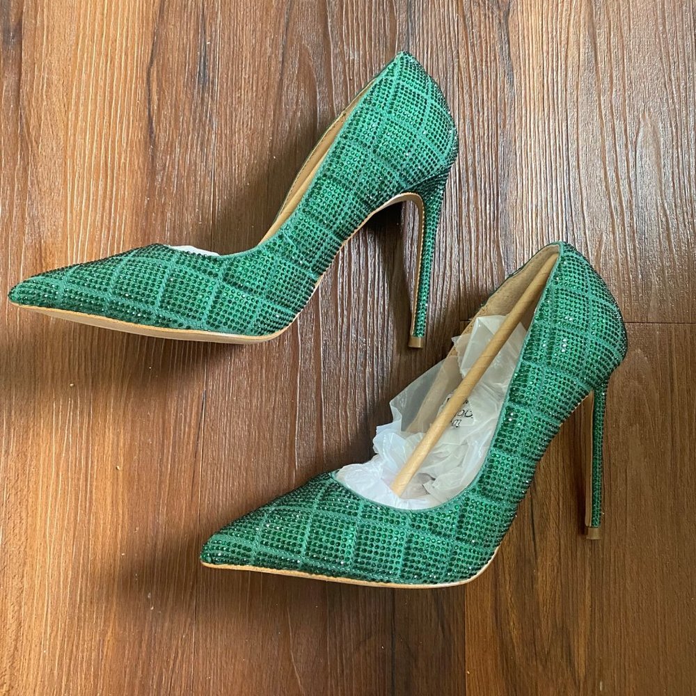 Steve Madden Vala emerald green rhinestone crystal pointed toe heels pumps